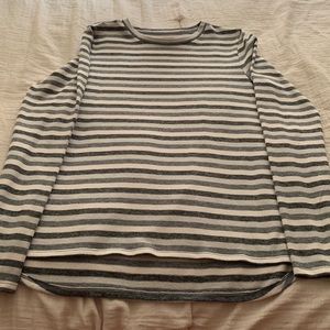 Women’s American Eagle soft long sleeve shirt in size Small.